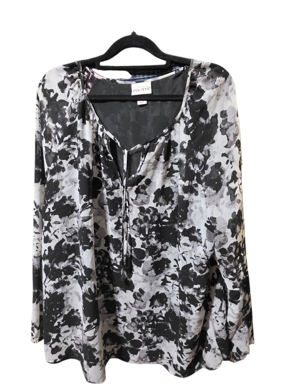 Ava & Viv Black and White Floral Tie-Front Tunic Blouse